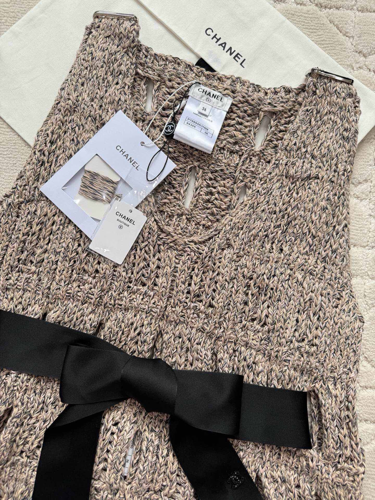 Nouvelle camisole teinte sur mesure de la série Butterfly