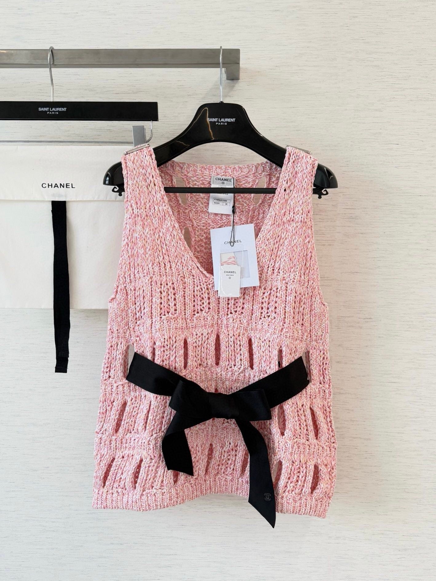 Nouvelle camisole teinte sur mesure de la série Butterfly