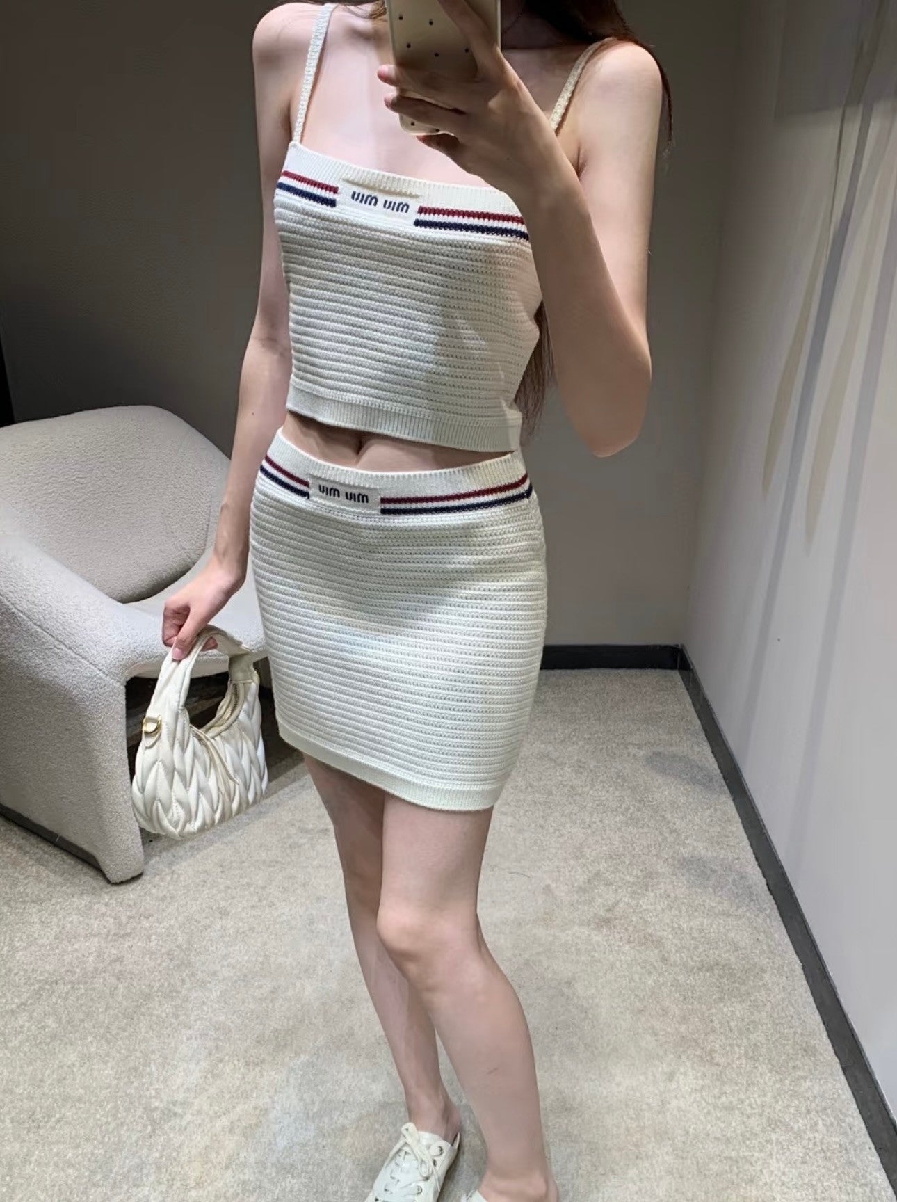 Ensemble caraco et mini-jupe en tricot sport-chic