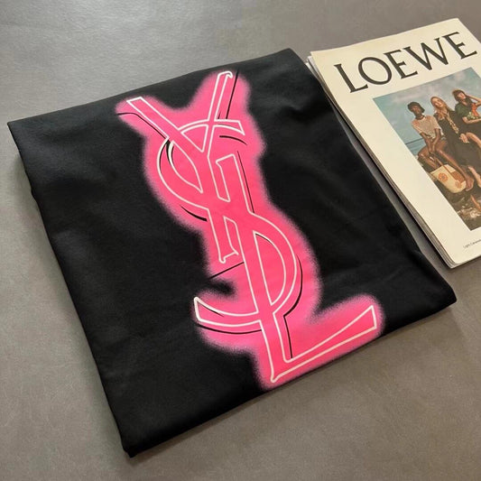 Kurze Ärmel mit dreidimensionalem Schriftzug-Aufdruck
