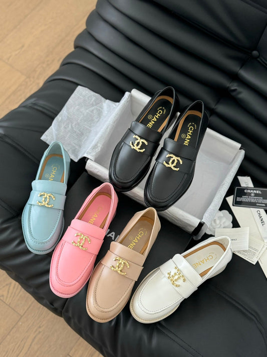 24S – Neue Mary-Jane-Loafer mit Doppel-C-Schnalle 