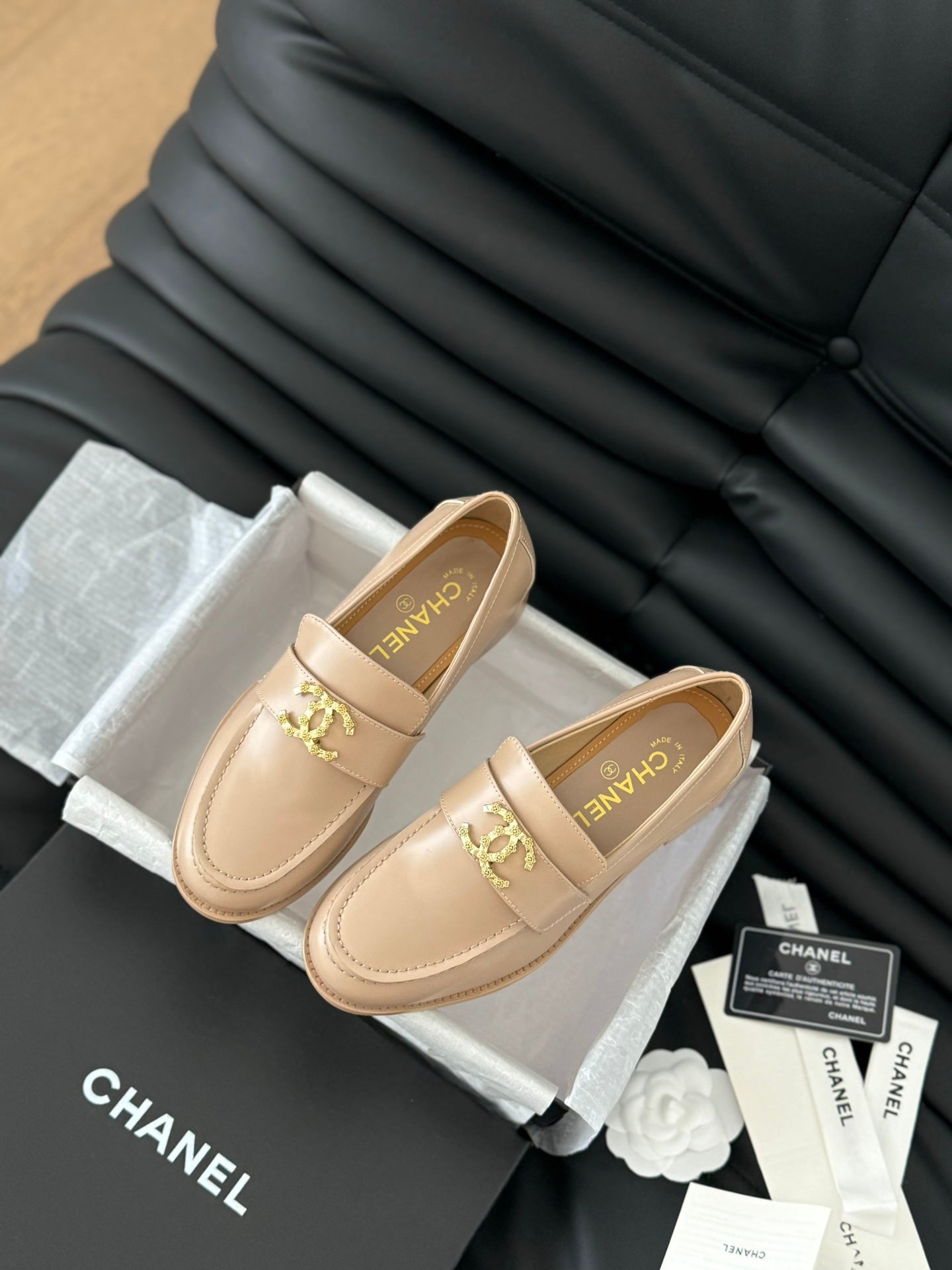Mocassins Mary Jane à boucle double C 24S neufs 