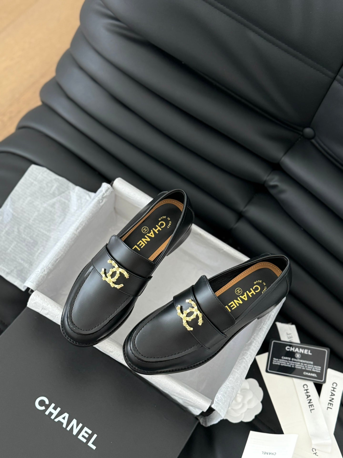 Mocassins Mary Jane à boucle double C 24S neufs 
