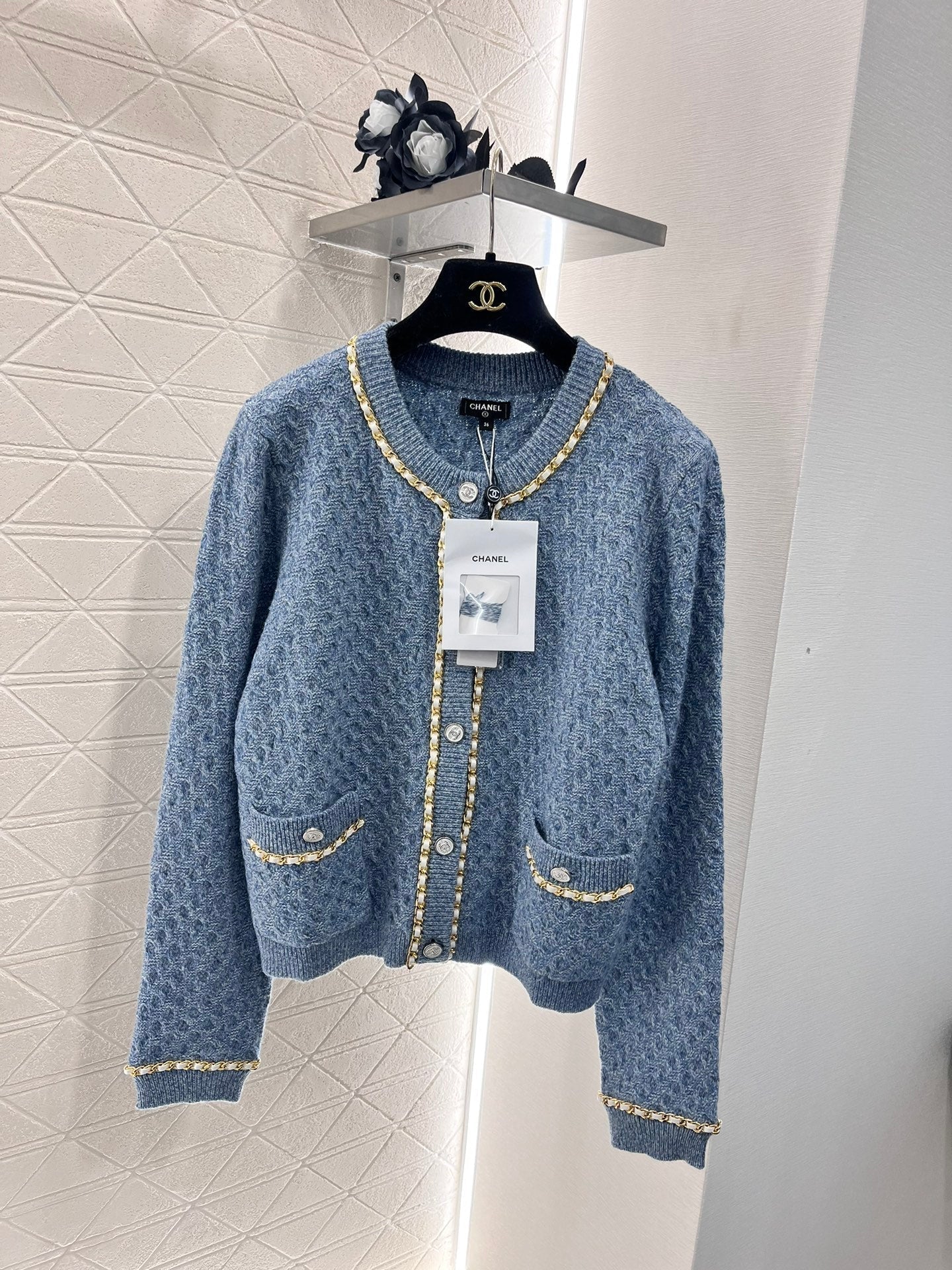 Cardigan en maille à col en V et chaîne