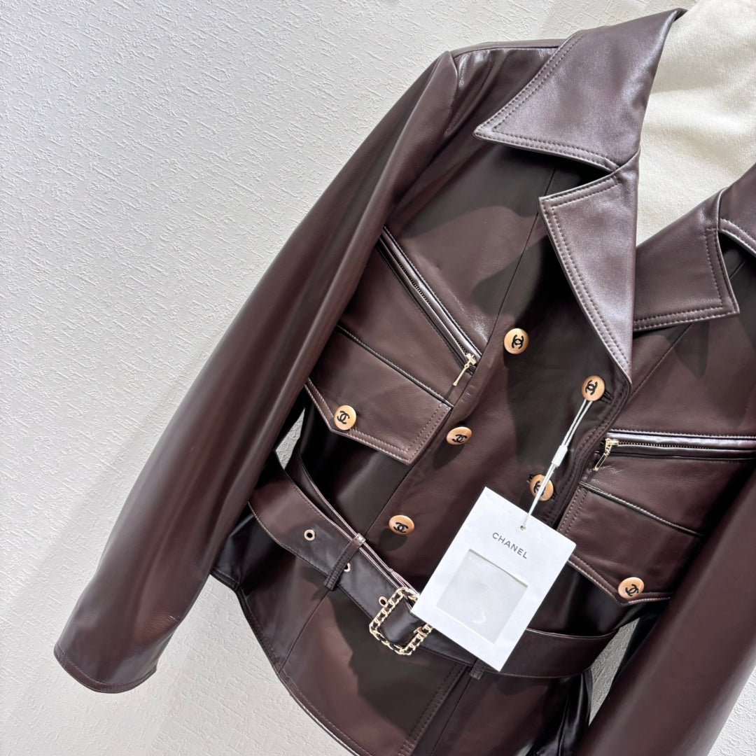 Taillierte Lederjacke