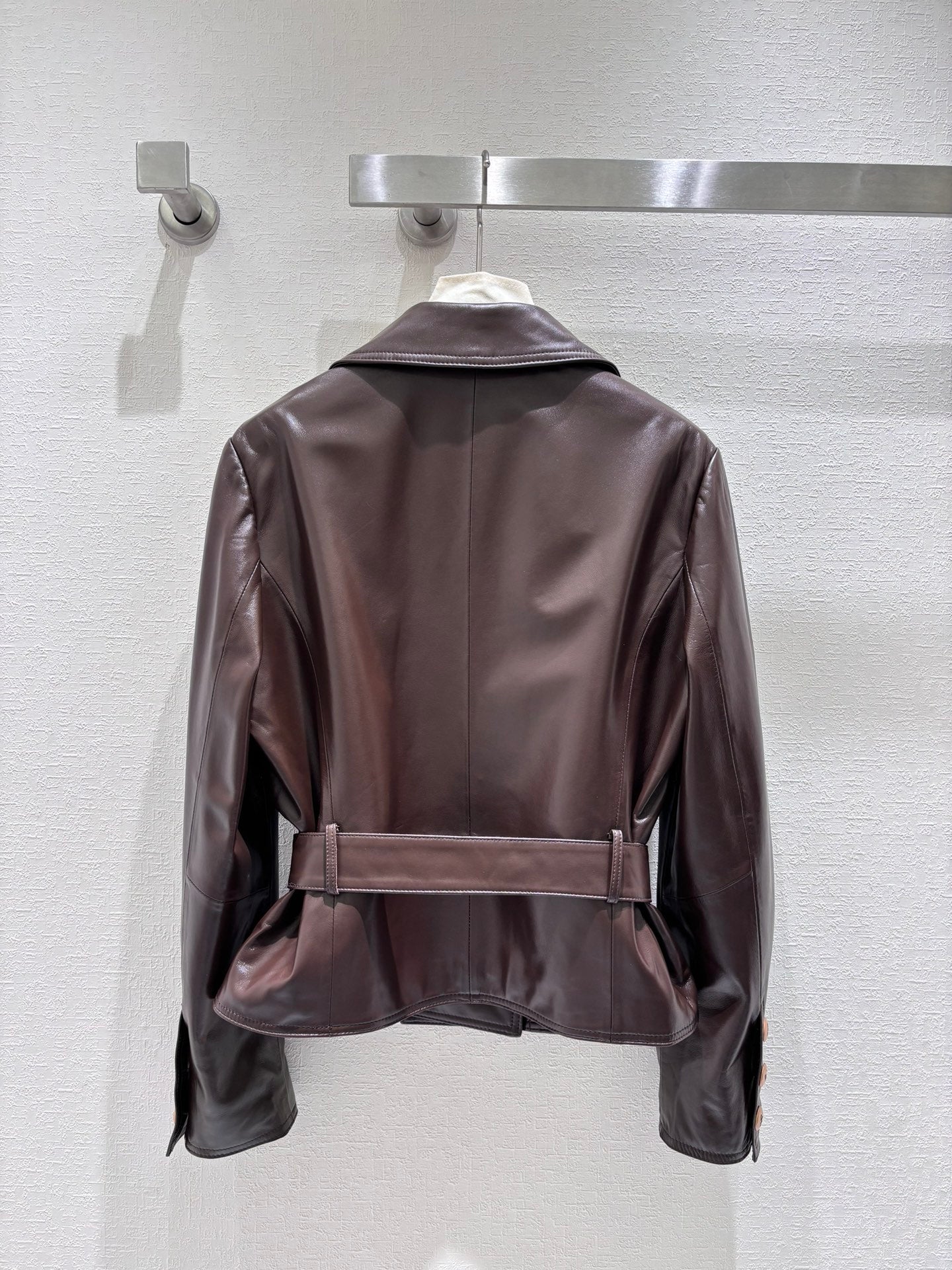 Taillierte Lederjacke