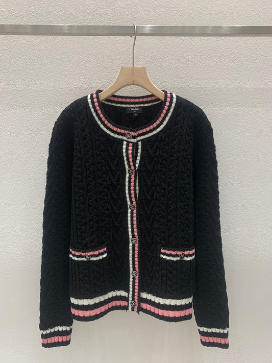 Cardigan ras du cou tressé