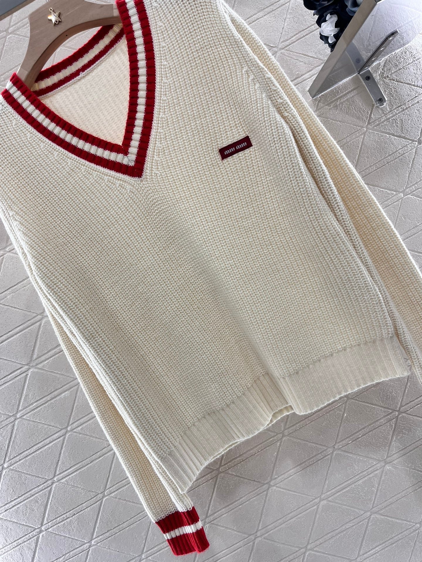 Pull en maille à col en V pour collège