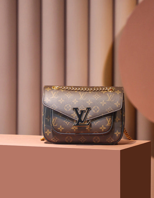 Toile enduite monogramme marron Passy, ​​quincaillerie dorée