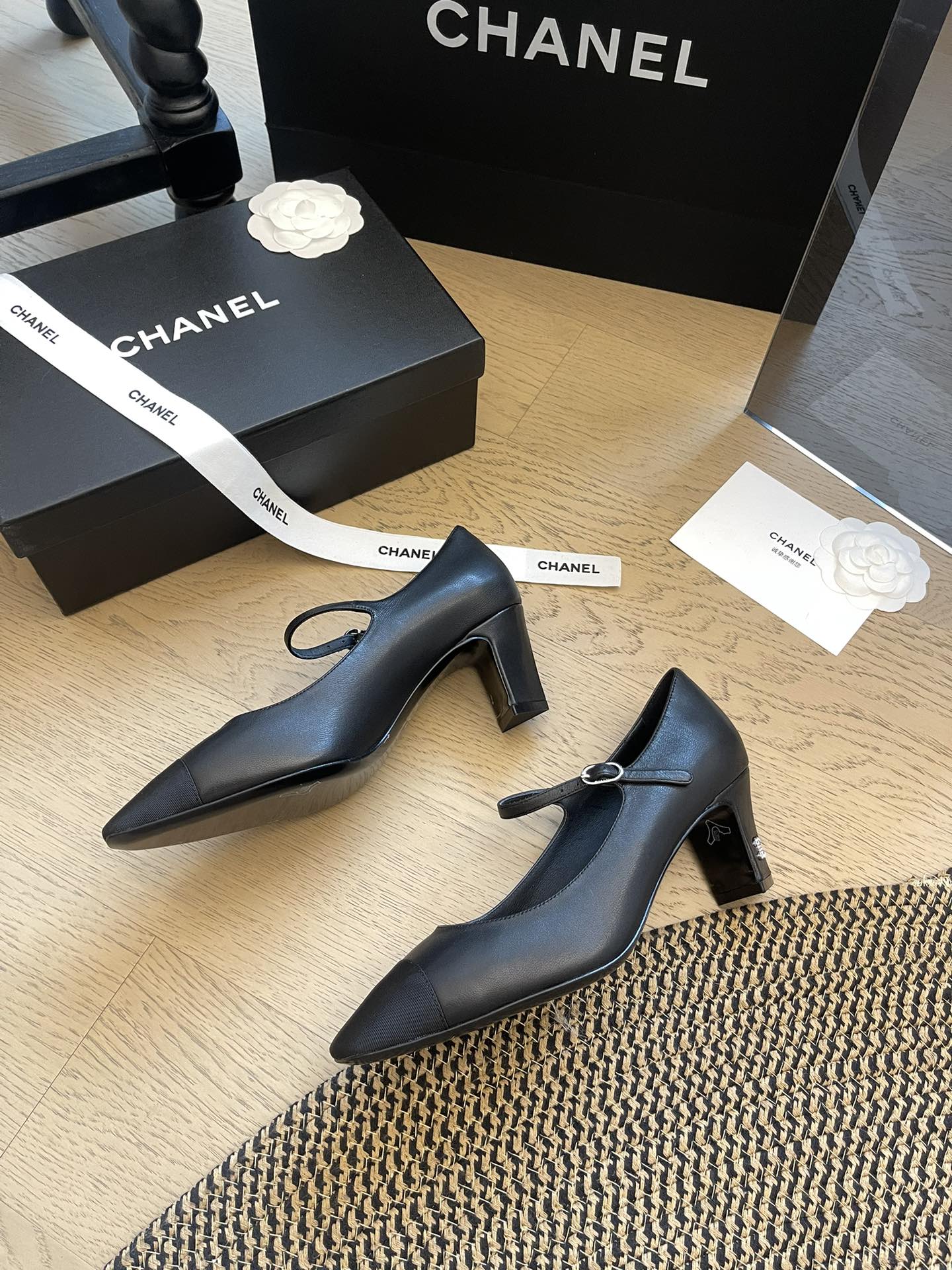 24P Frühling neue Mary Jane quadratische spitze Schuhe