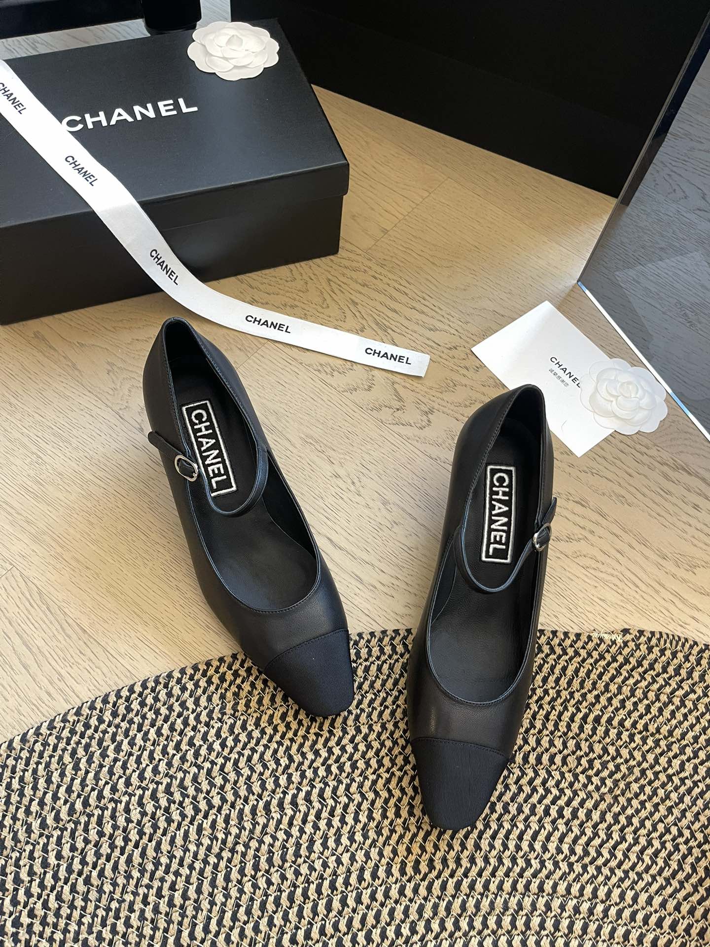 24P Frühling neue Mary Jane quadratische spitze Schuhe