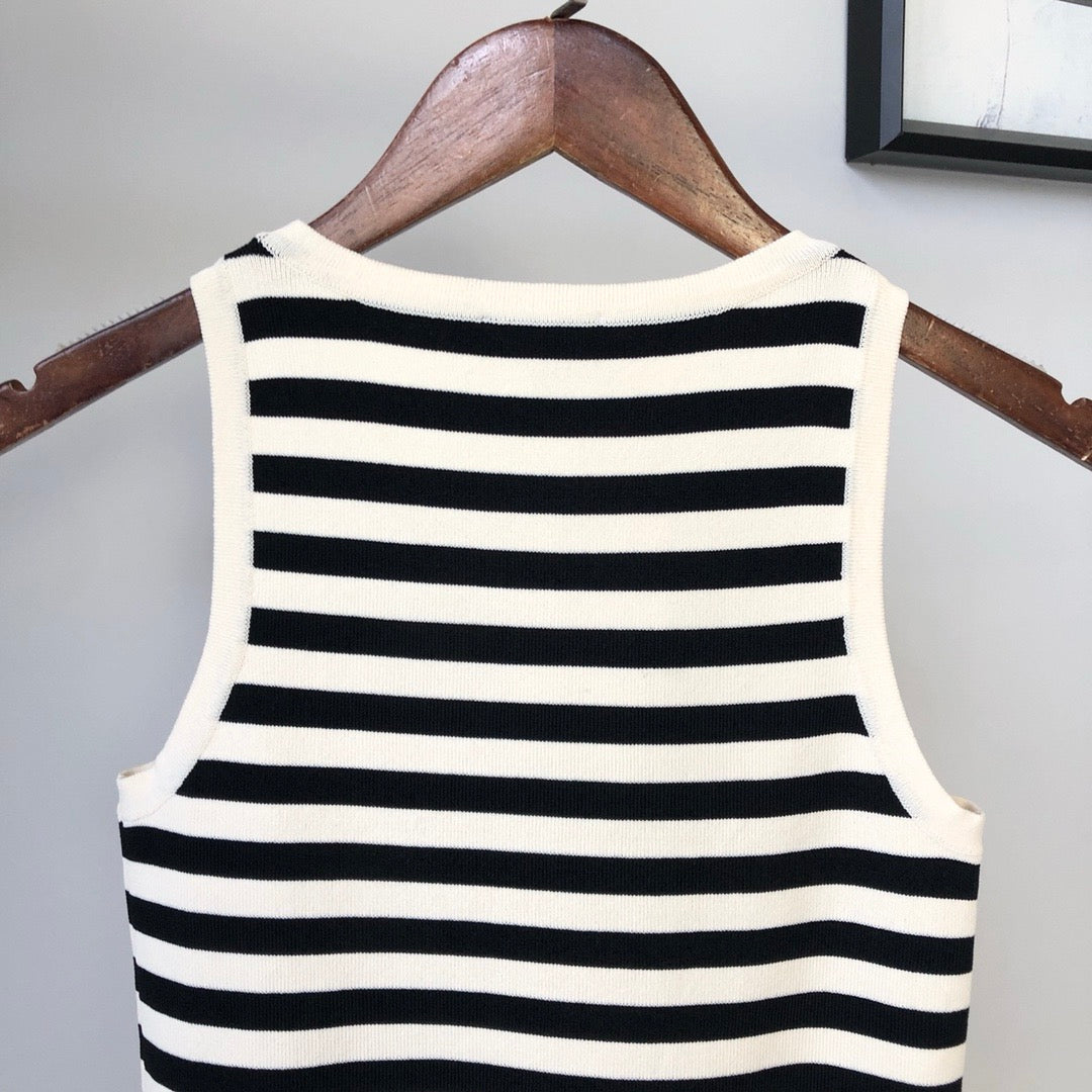 Gilet rayé noir et blanc