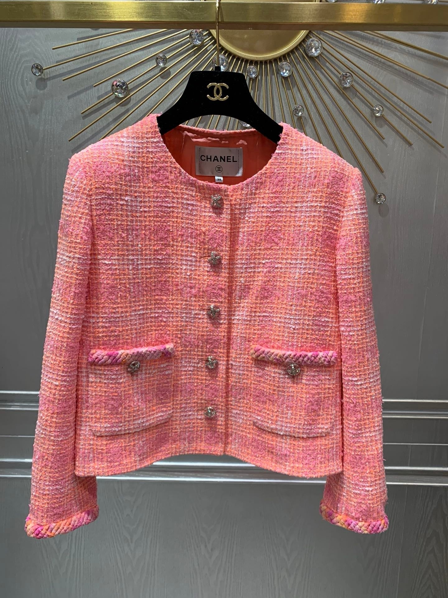 Wassermelonenrote karierte Jacke