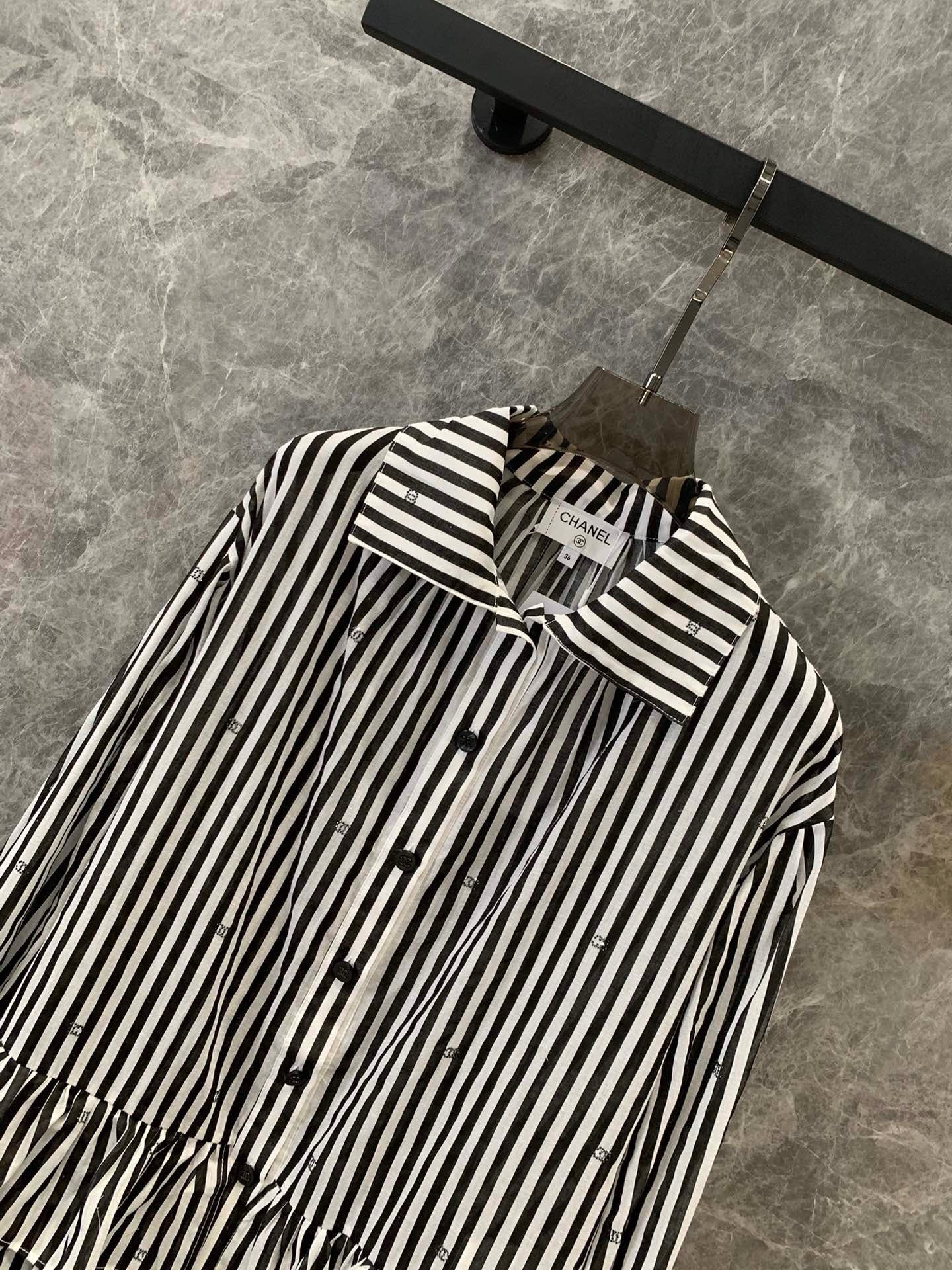Robe à gâteau rayée