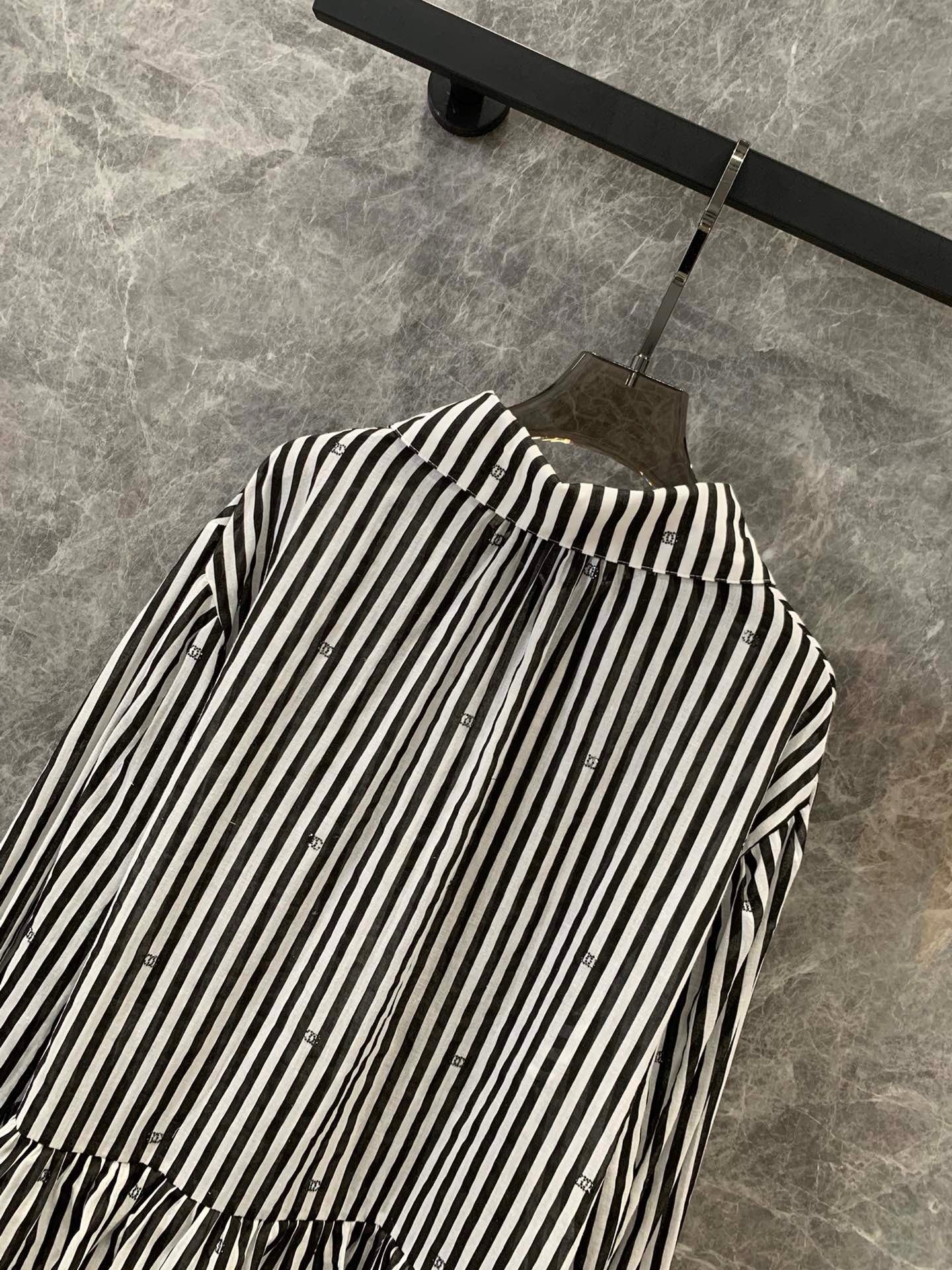 Robe à gâteau rayée