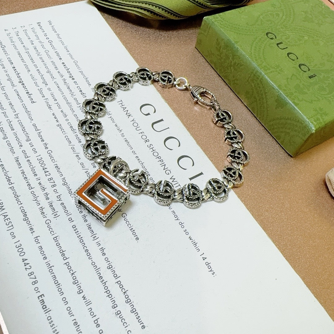 Armband.
