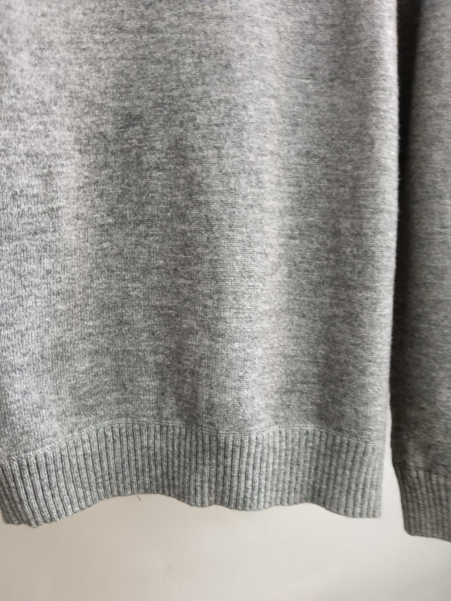 Pull ras du cou à col en V
