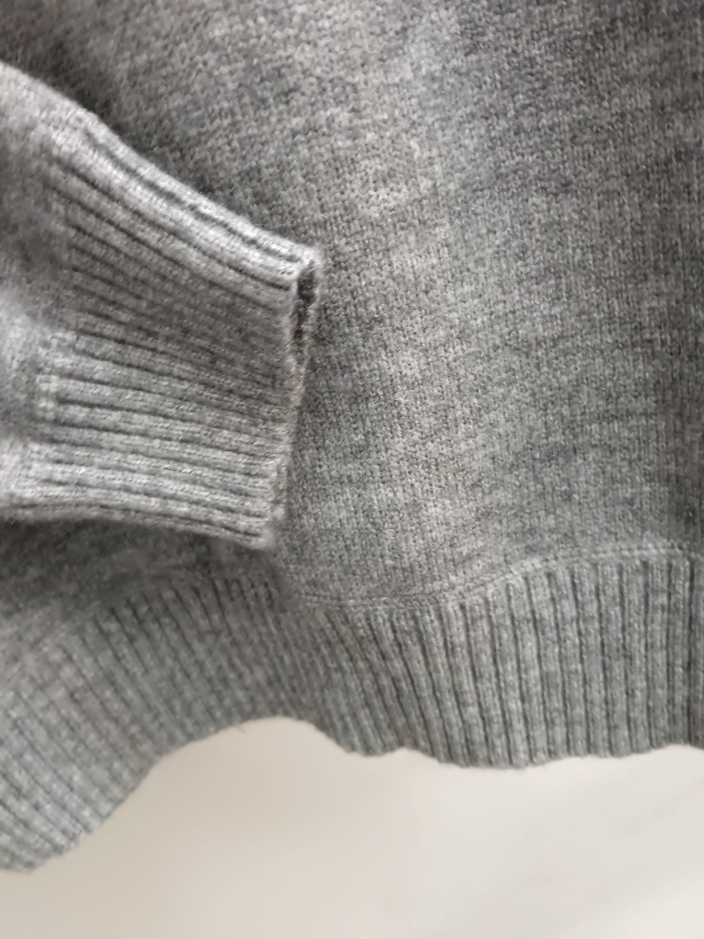 Pull ras du cou à col en V