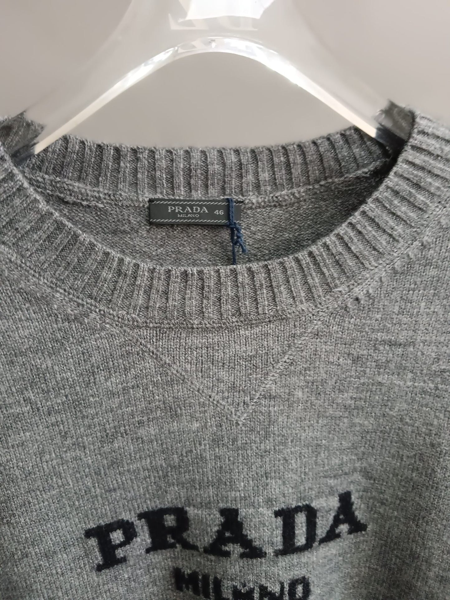 Pull ras du cou à col en V