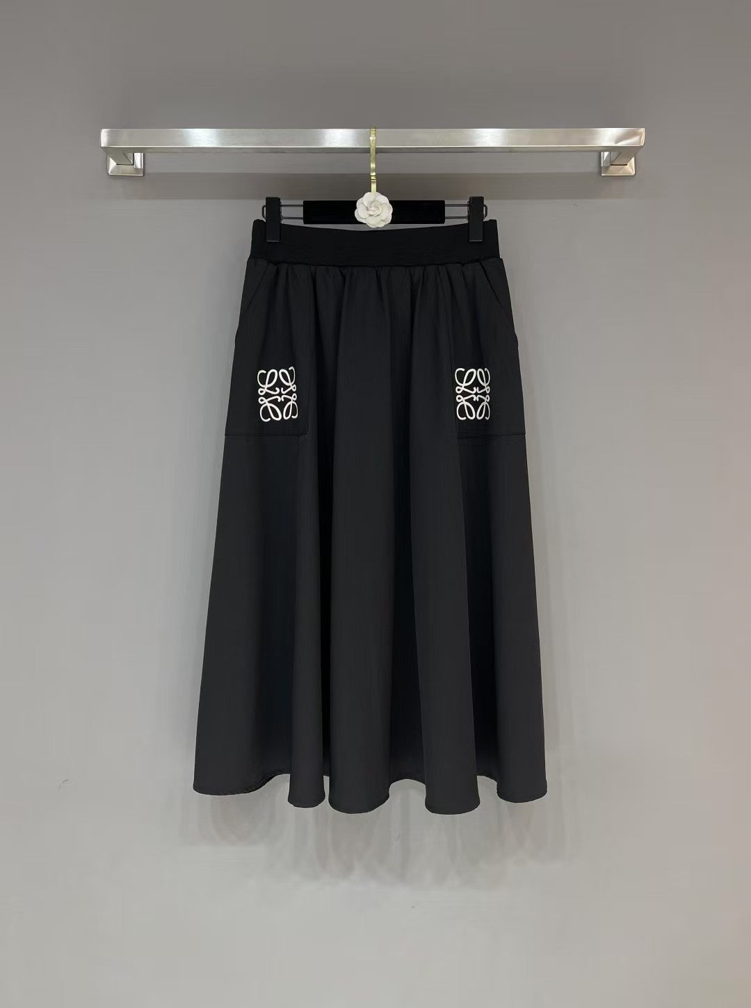 Jupe nouveau style 25ss avec ceinture en fil et logo brodé