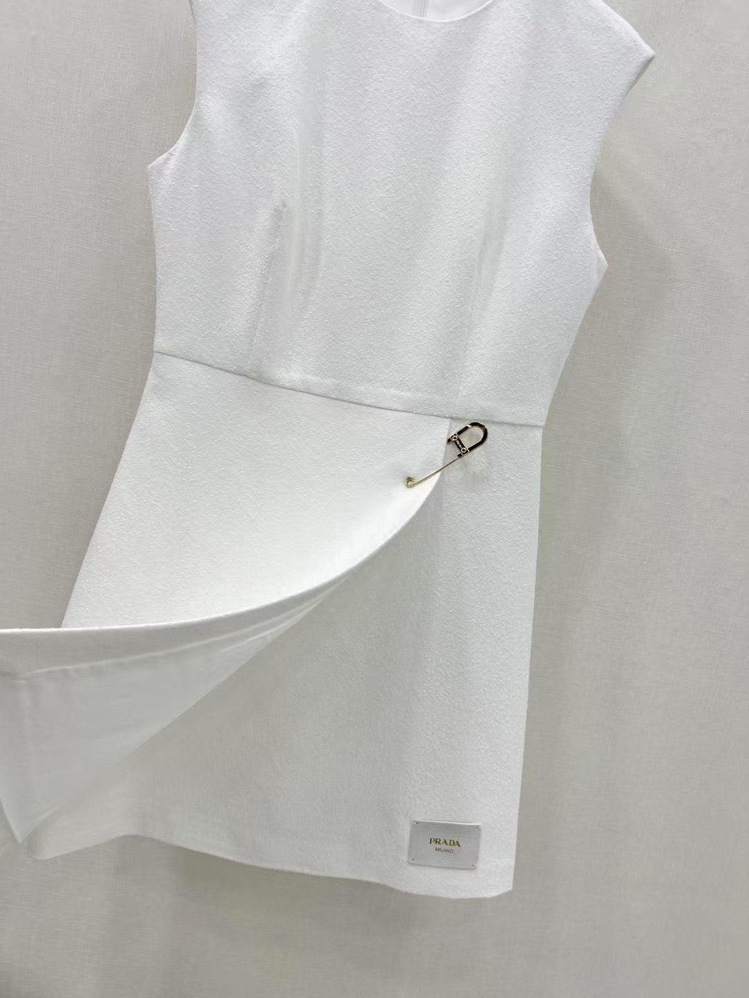 25 nouvelles robes sans manches à épingles de sûreté