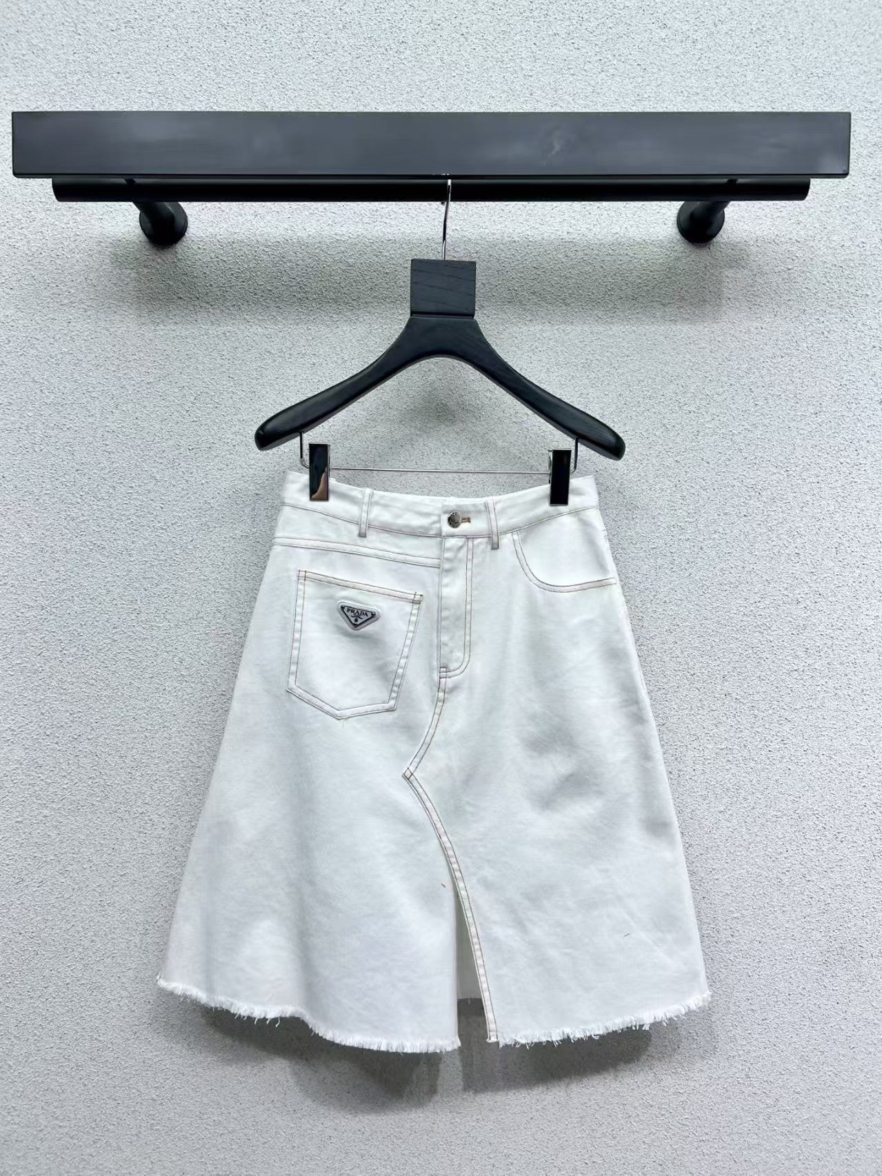 25SS Jeansrock mit Schlitz