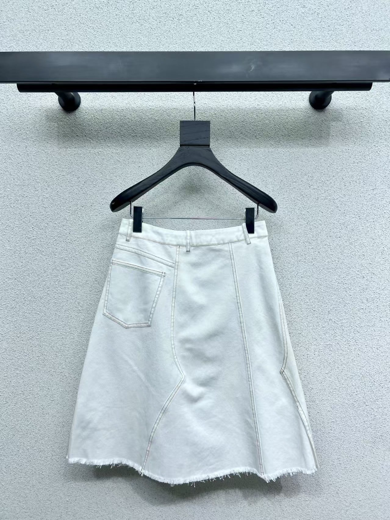 25SS Jeansrock mit Schlitz