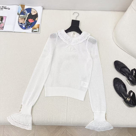 25 Frühfrühlings-Strickjacke mit Rüschen und Spitzenkragen