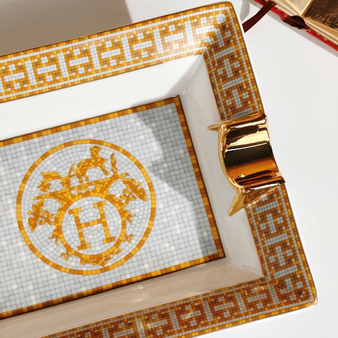 Classic luxury antique porcelain ashtray
