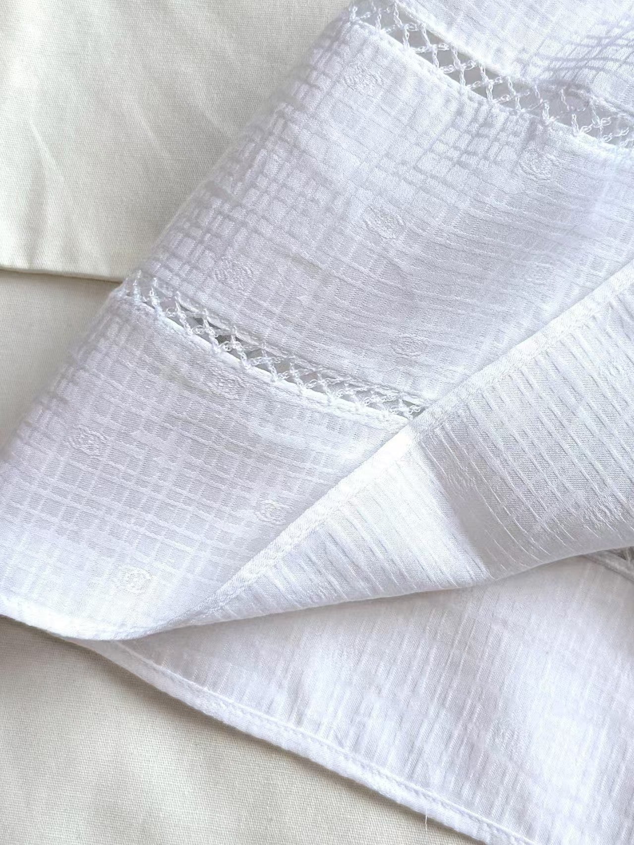 25 neue Jacquard-Unterhemden aus Seide mit Logo