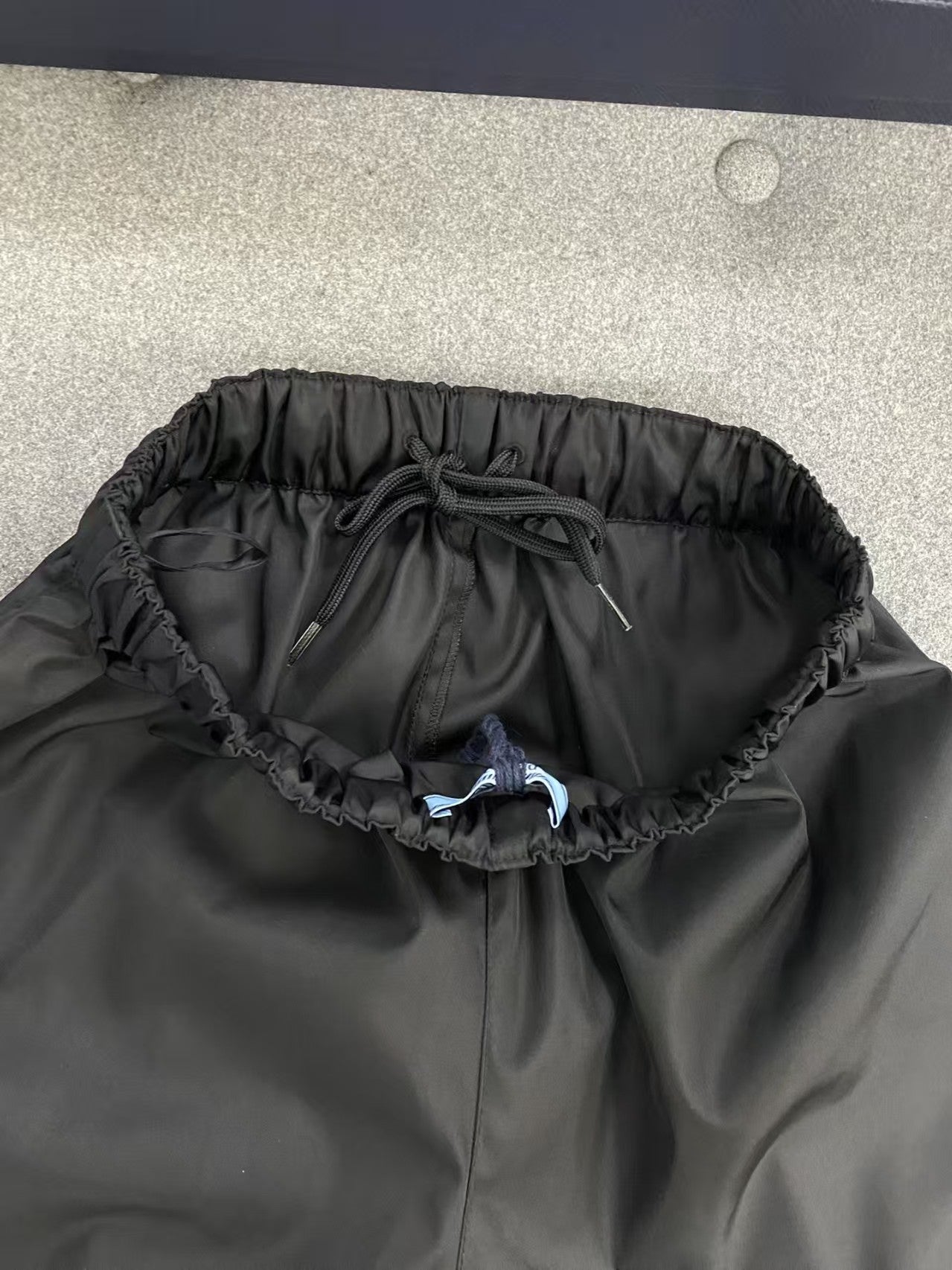 𝗣𝗿𝗮𝗱𝗮 Women's 𝗥𝗲 𝗡𝘆𝗹𝗼𝗻 Recycled Nylon Shorts 🖤