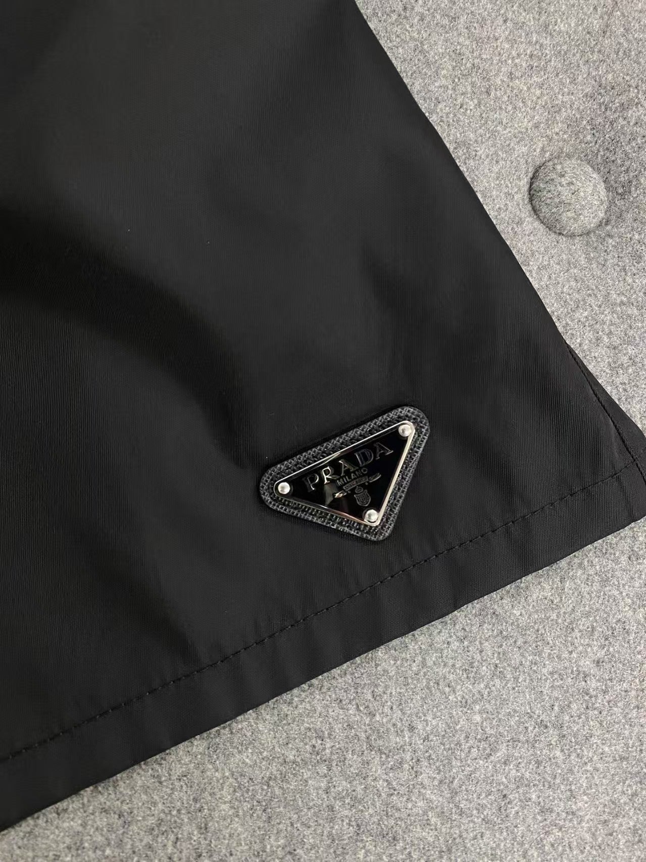 𝗣𝗿𝗮𝗱𝗮 Women's 𝗥𝗲 𝗡𝘆𝗹𝗼𝗻 Recycled Nylon Shorts 🖤
