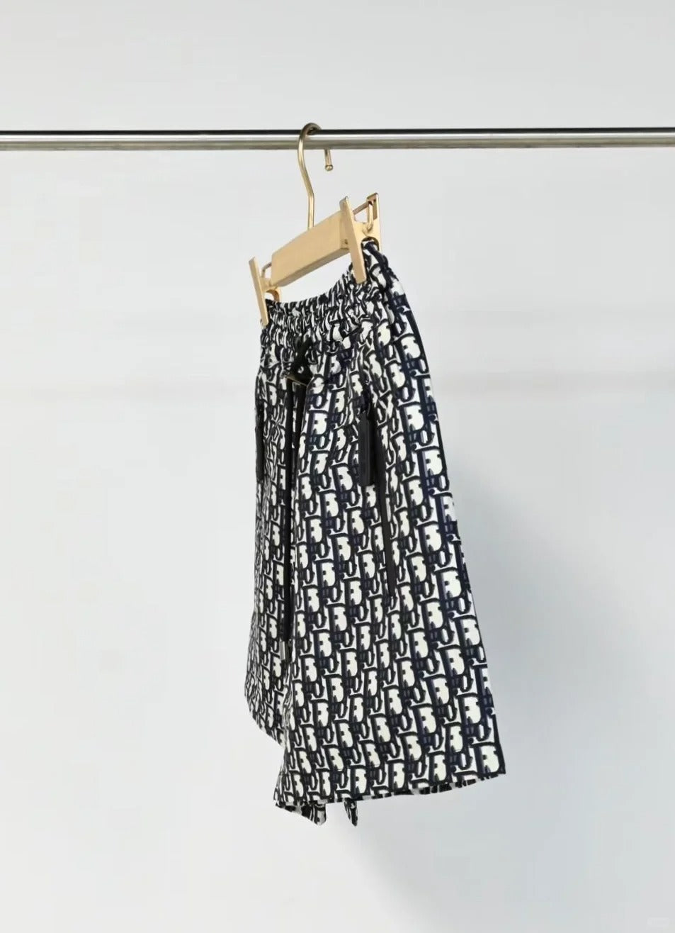 Shorts aus technischem Taft