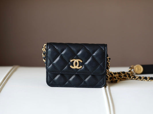 Sac ceinture en caviar matelassé noir, quincaillerie en or vieilli