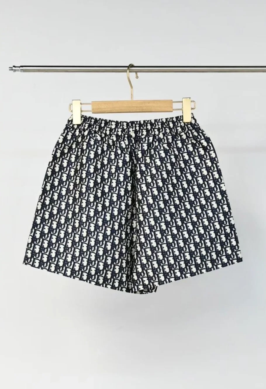 Shorts aus technischem Taft