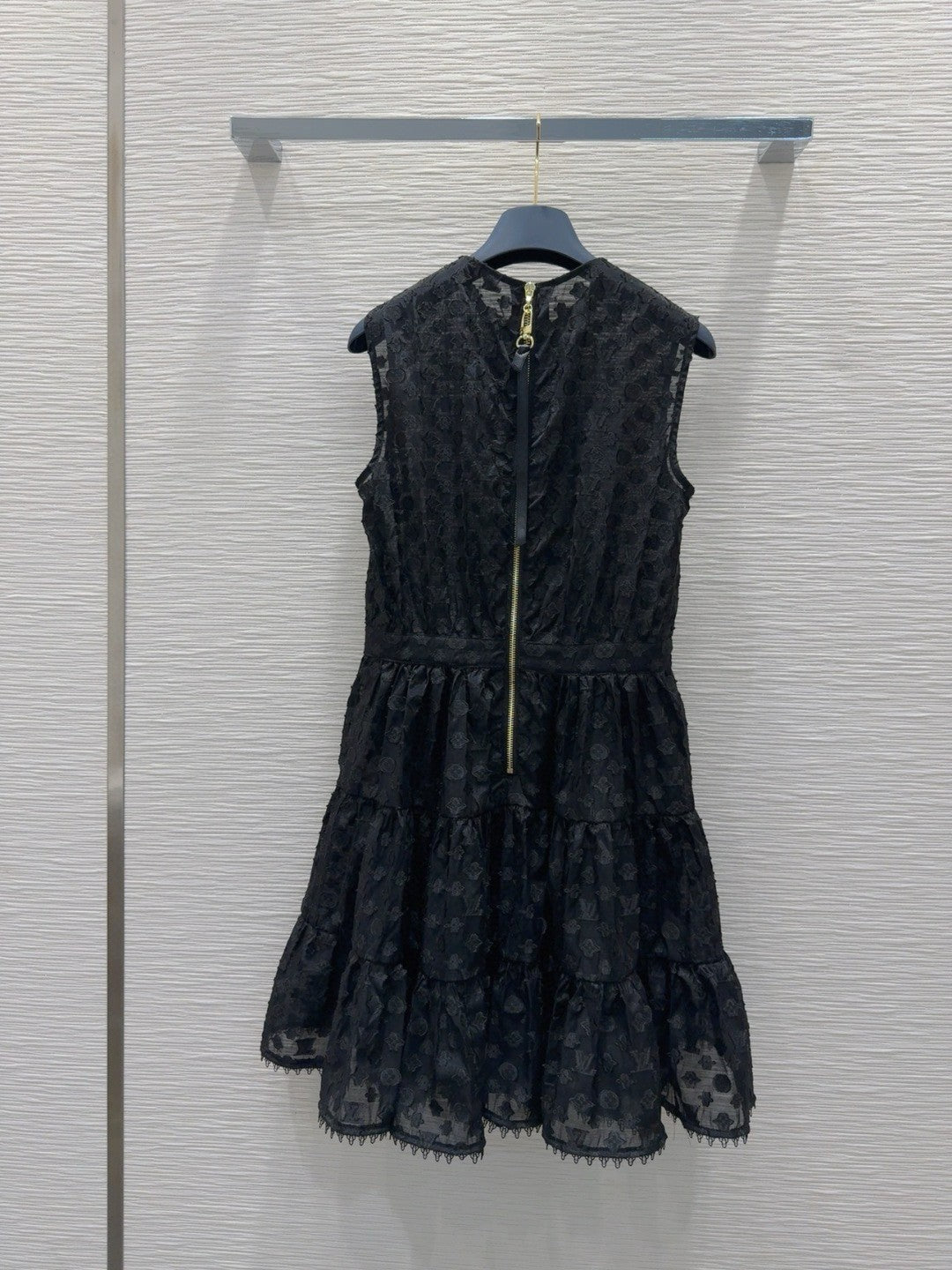 Robe midi à volants en dentelle noire 