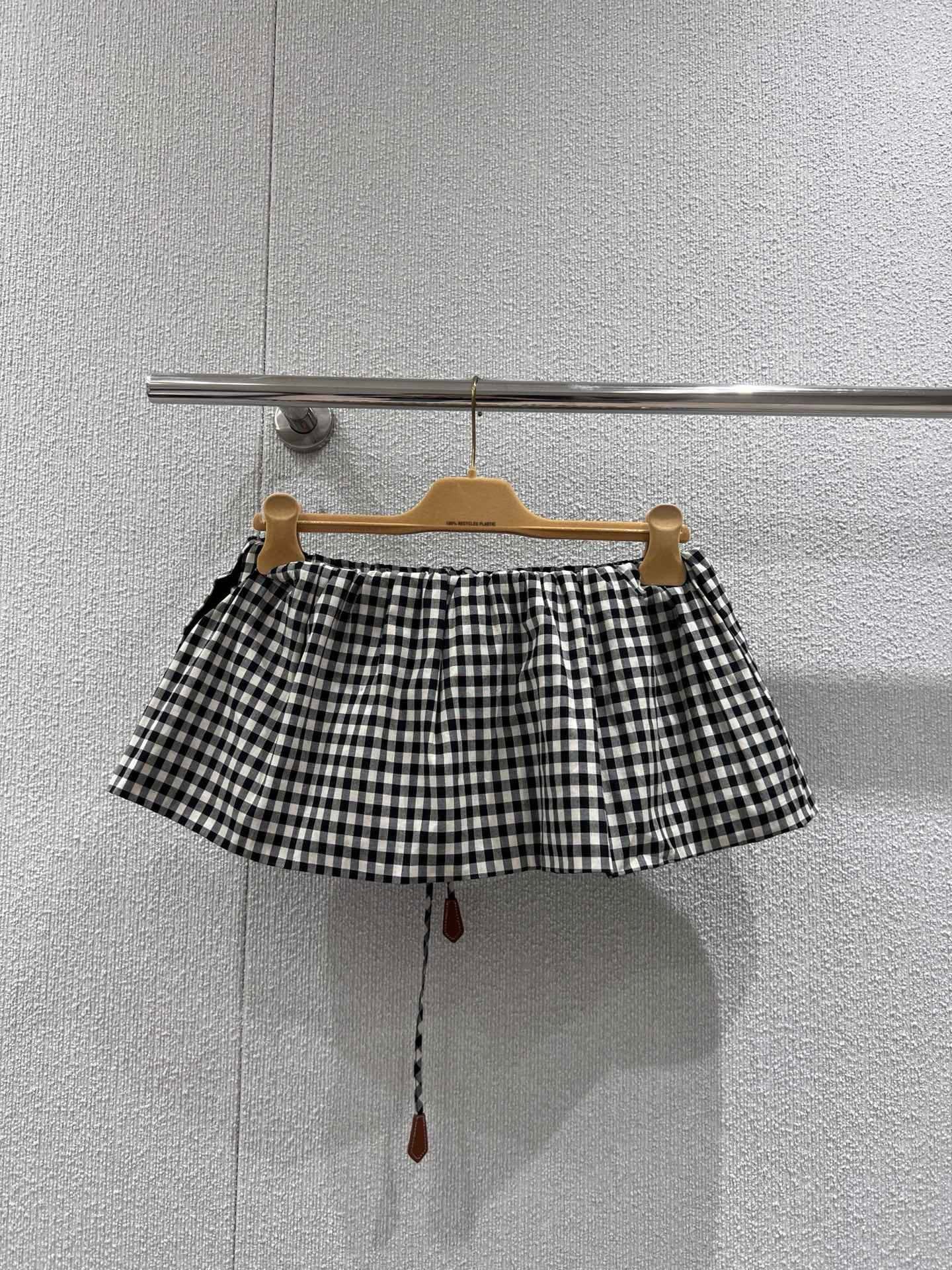 Mini-jupe vichy noire et blanche