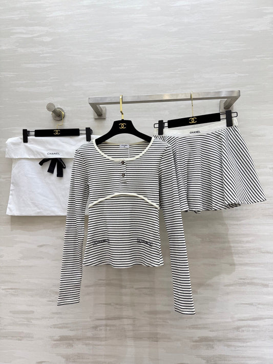 Costume en coton rayé