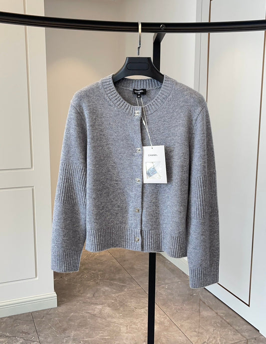 Kaschmir-Cardigan mit Rucksackknöpfen