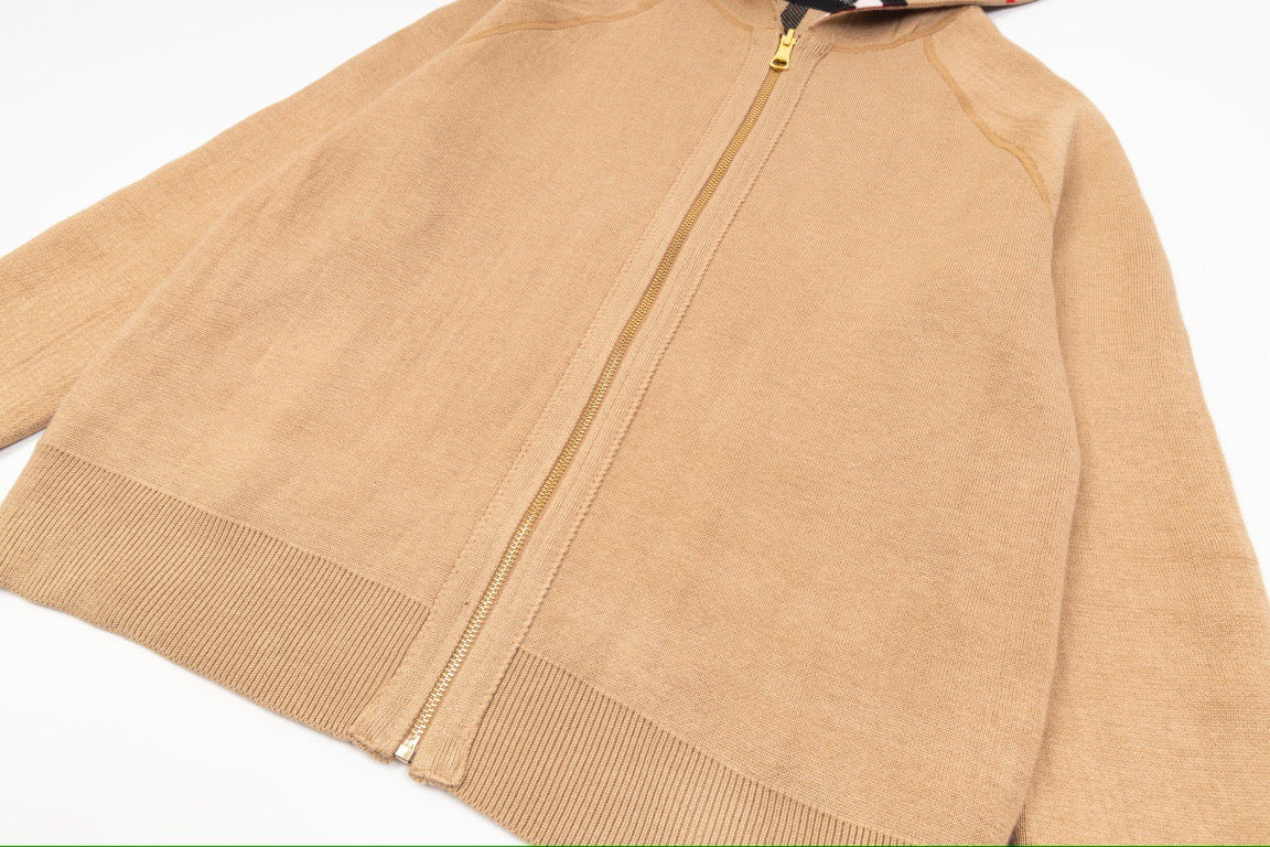 Veste zippée à manches longues et à capuche imprimée