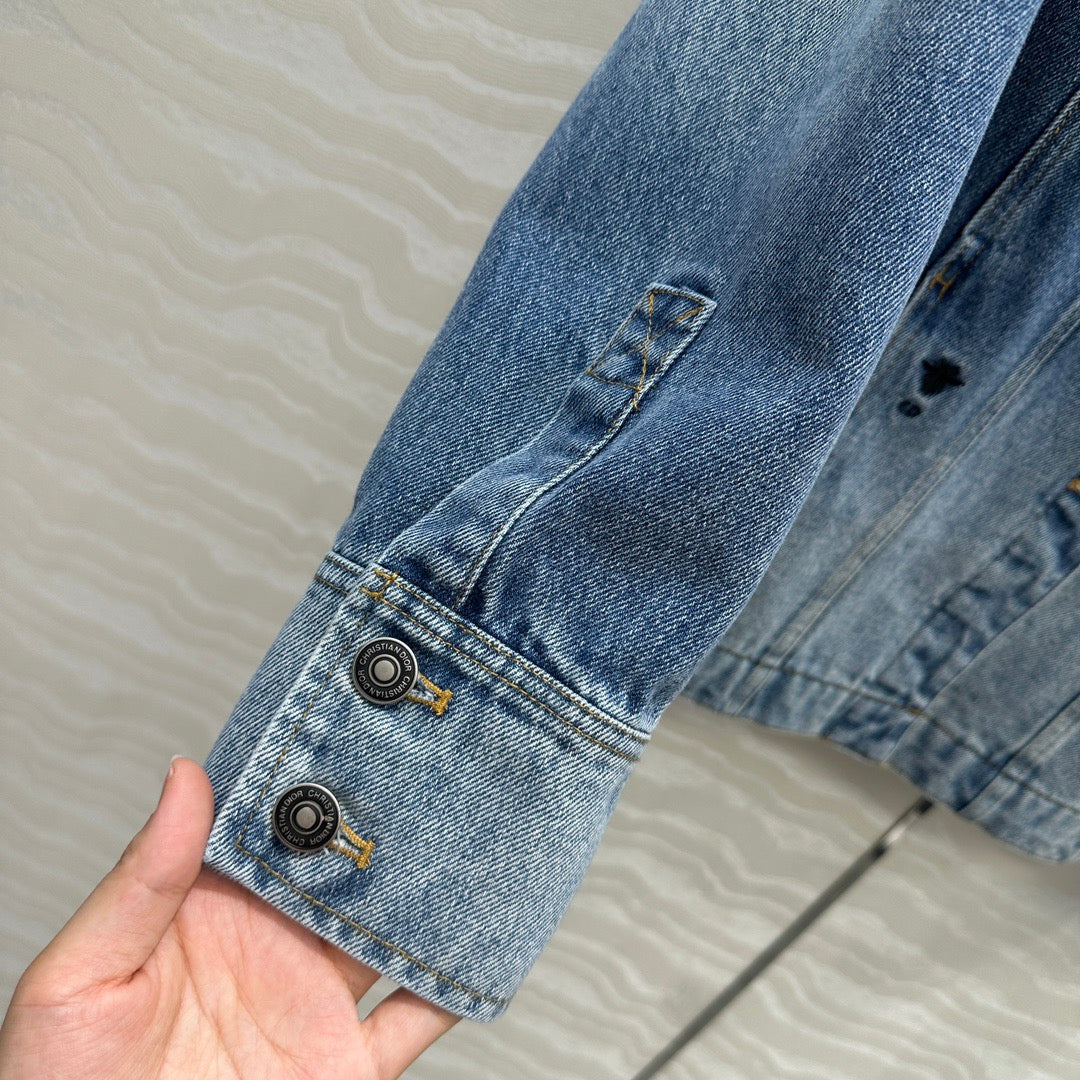 Veste zippée à manches longues et à capuche imprimée