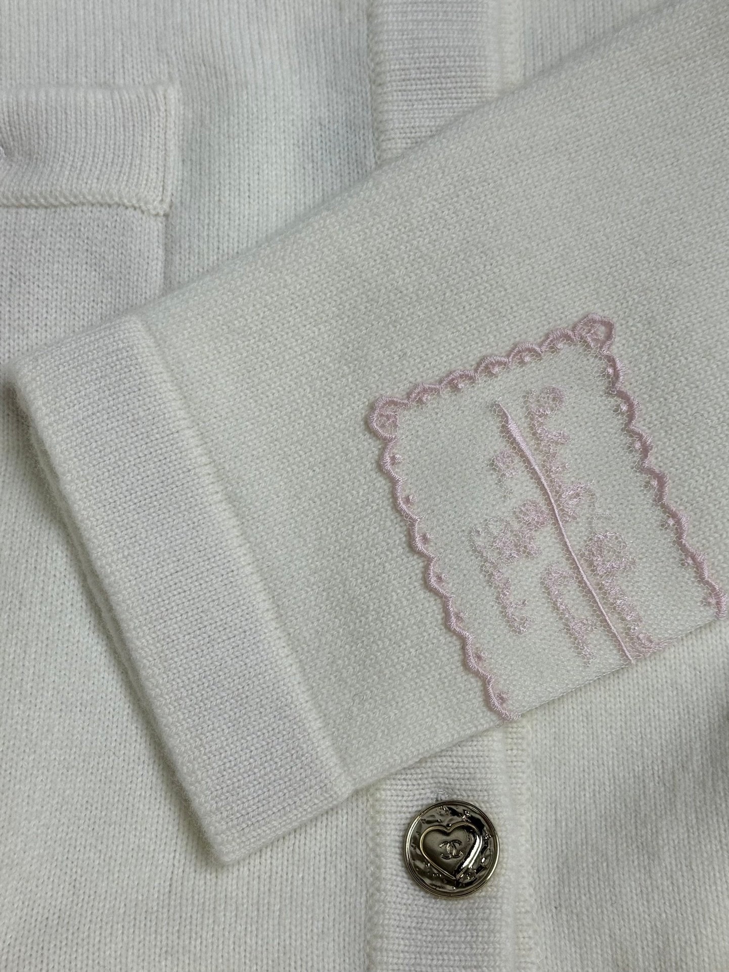Cardigan en cachemire à boutons style sac à dos