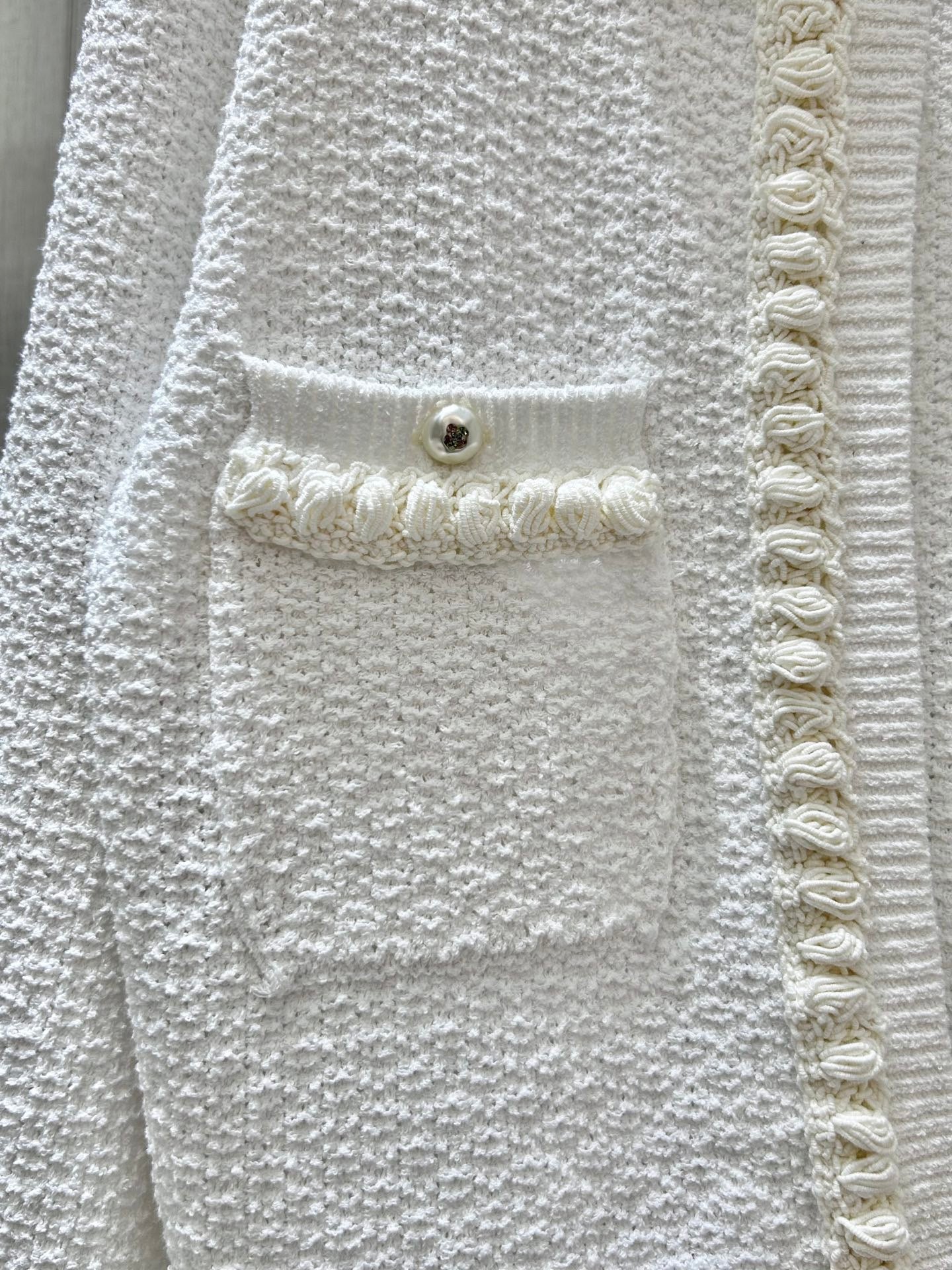 Veste zippée à manches longues et à capuche imprimée