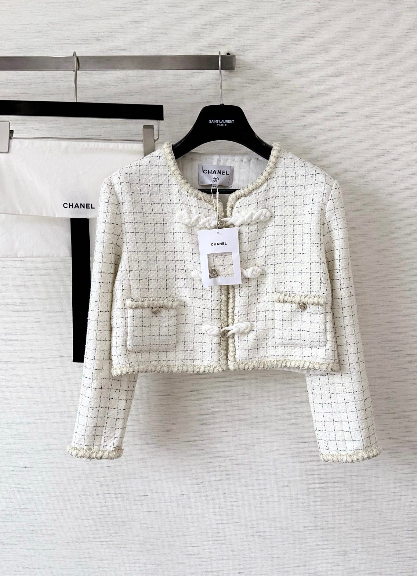 Cardigan tricoté à double lettre