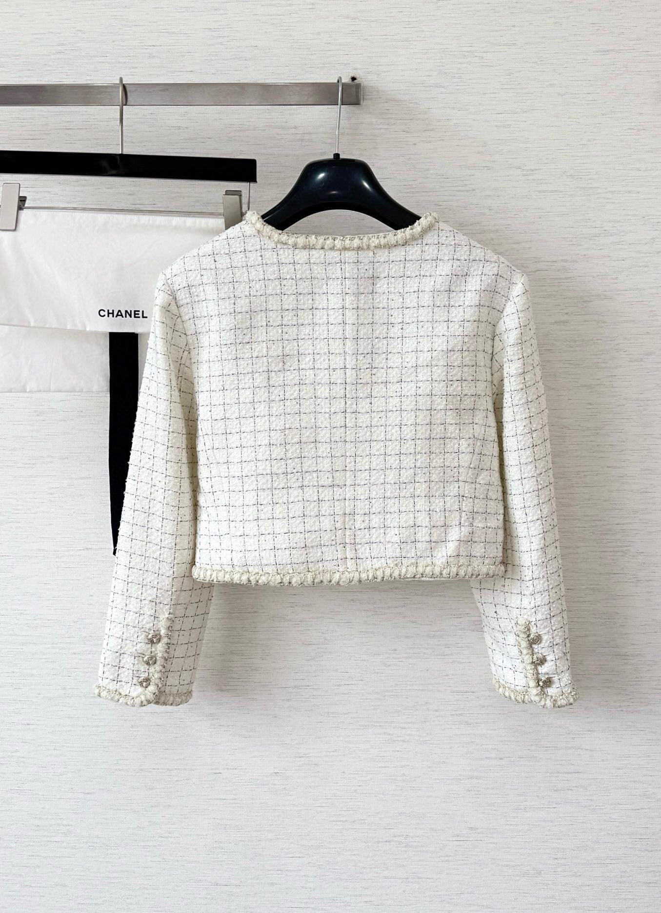 Cardigan tricoté à double lettre