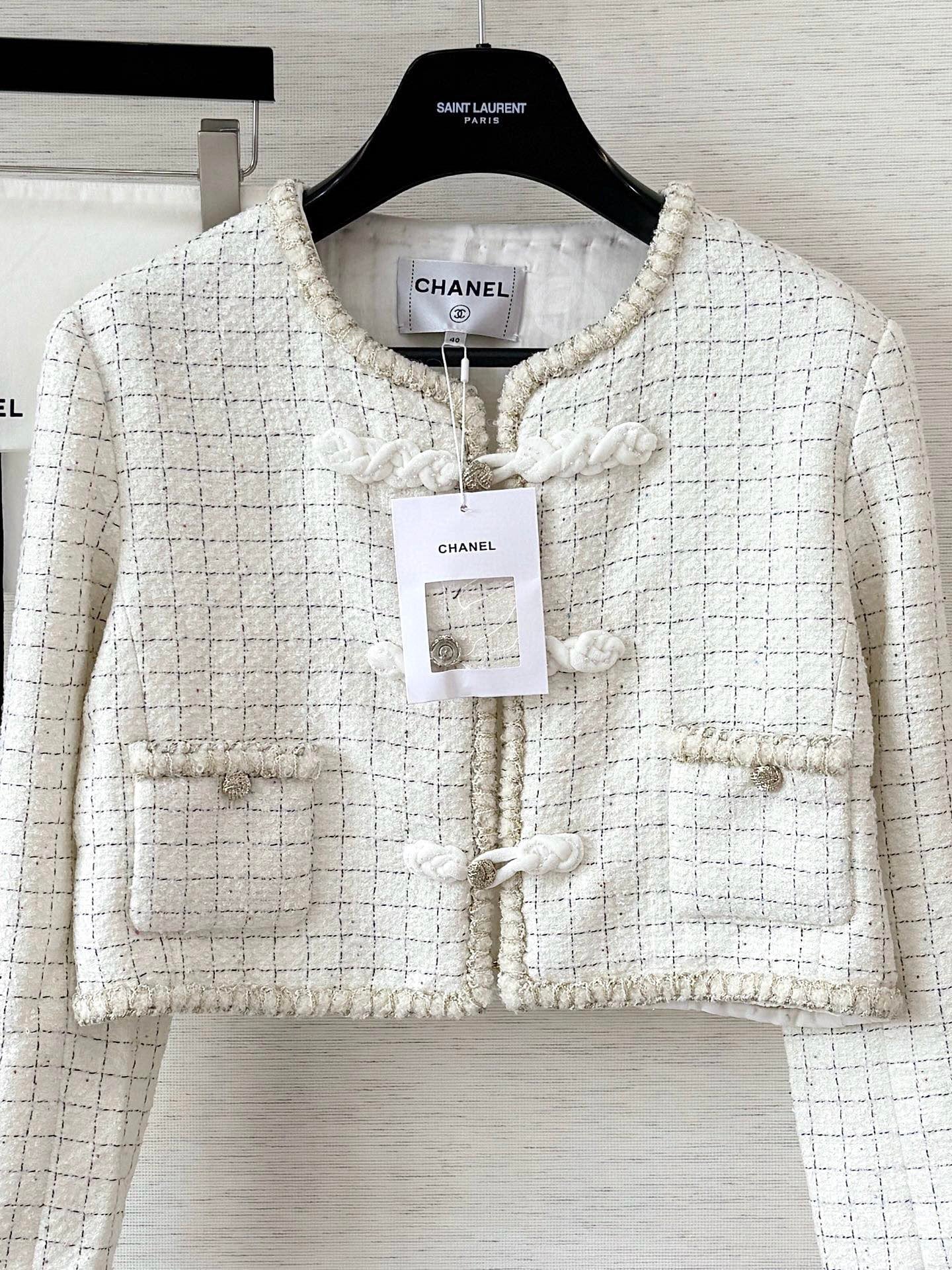 Cardigan tricoté à double lettre