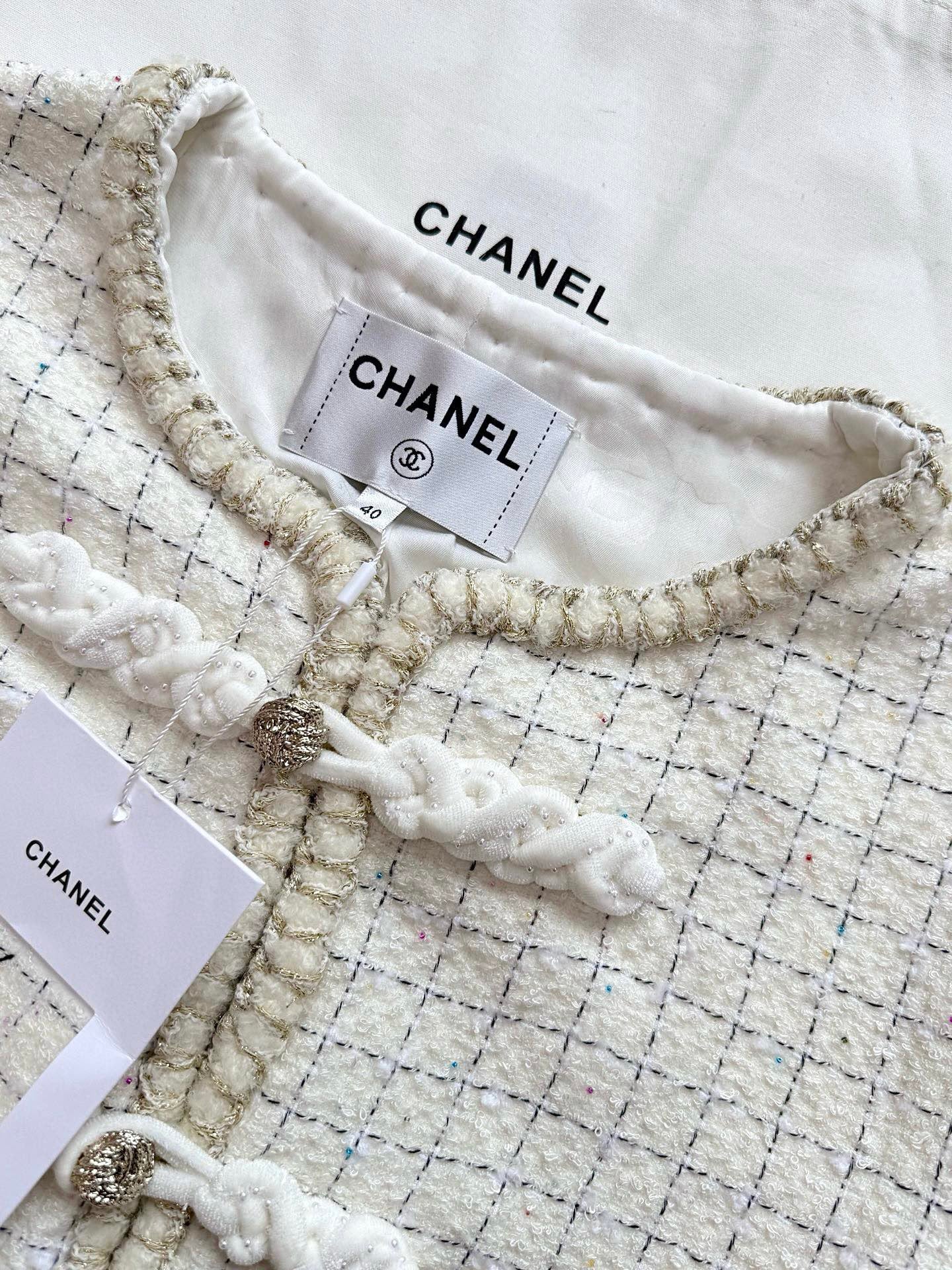 Cardigan tricoté à double lettre