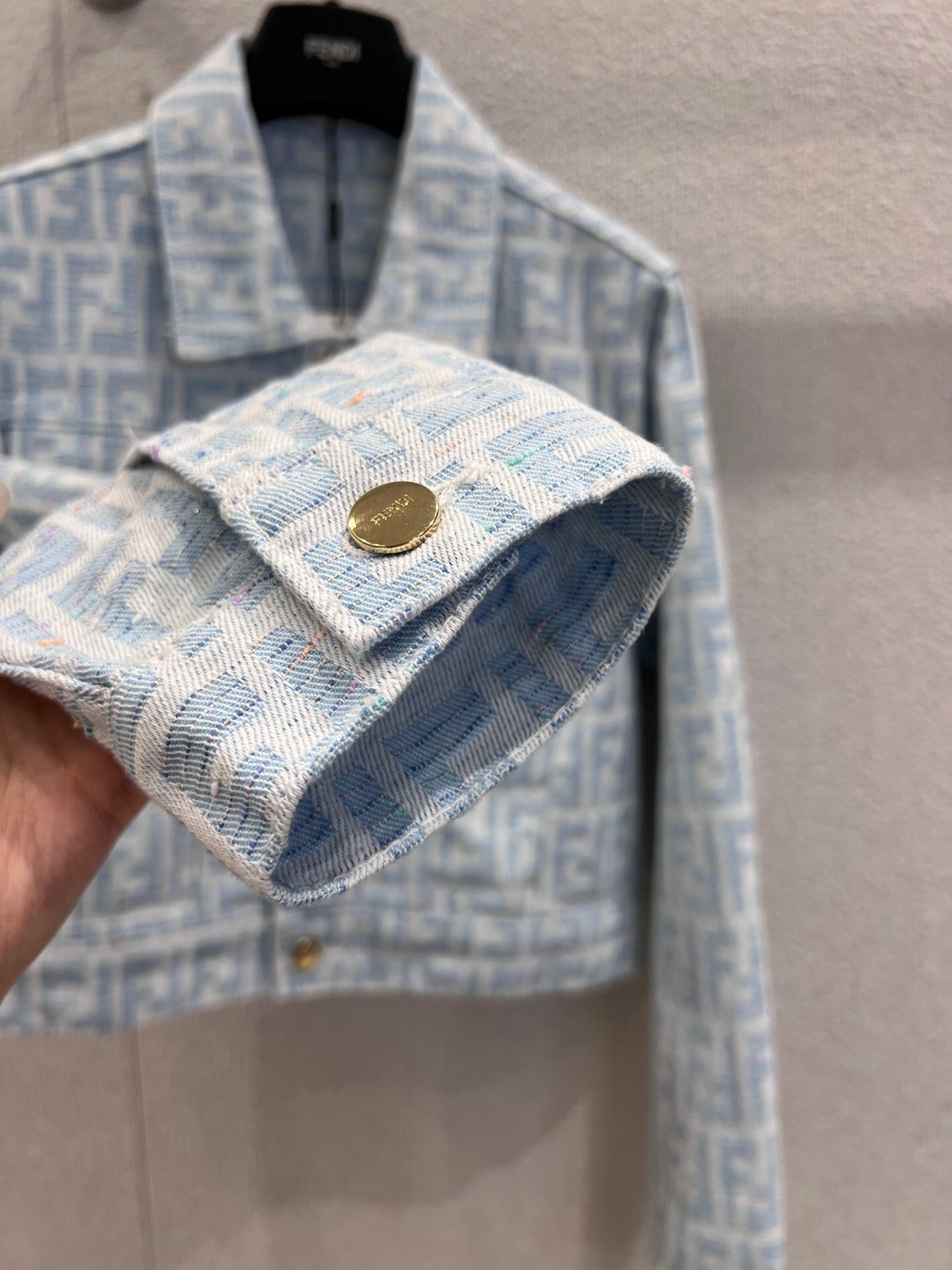 Cardigan tricoté à double lettre