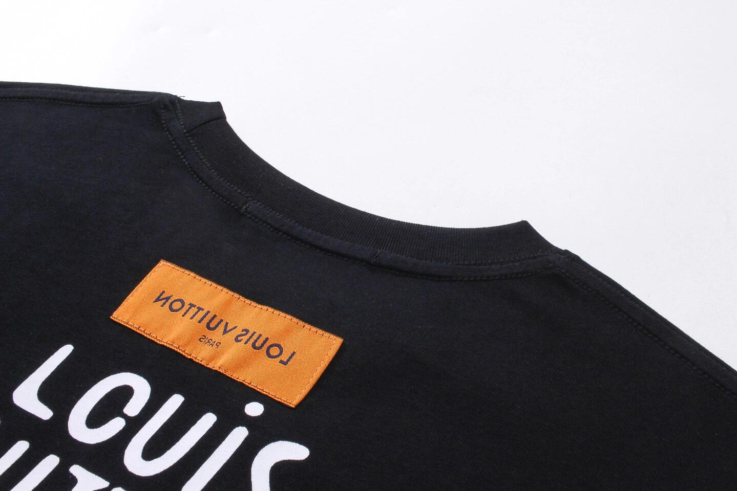 t-shirt à lettres graphiques au dos