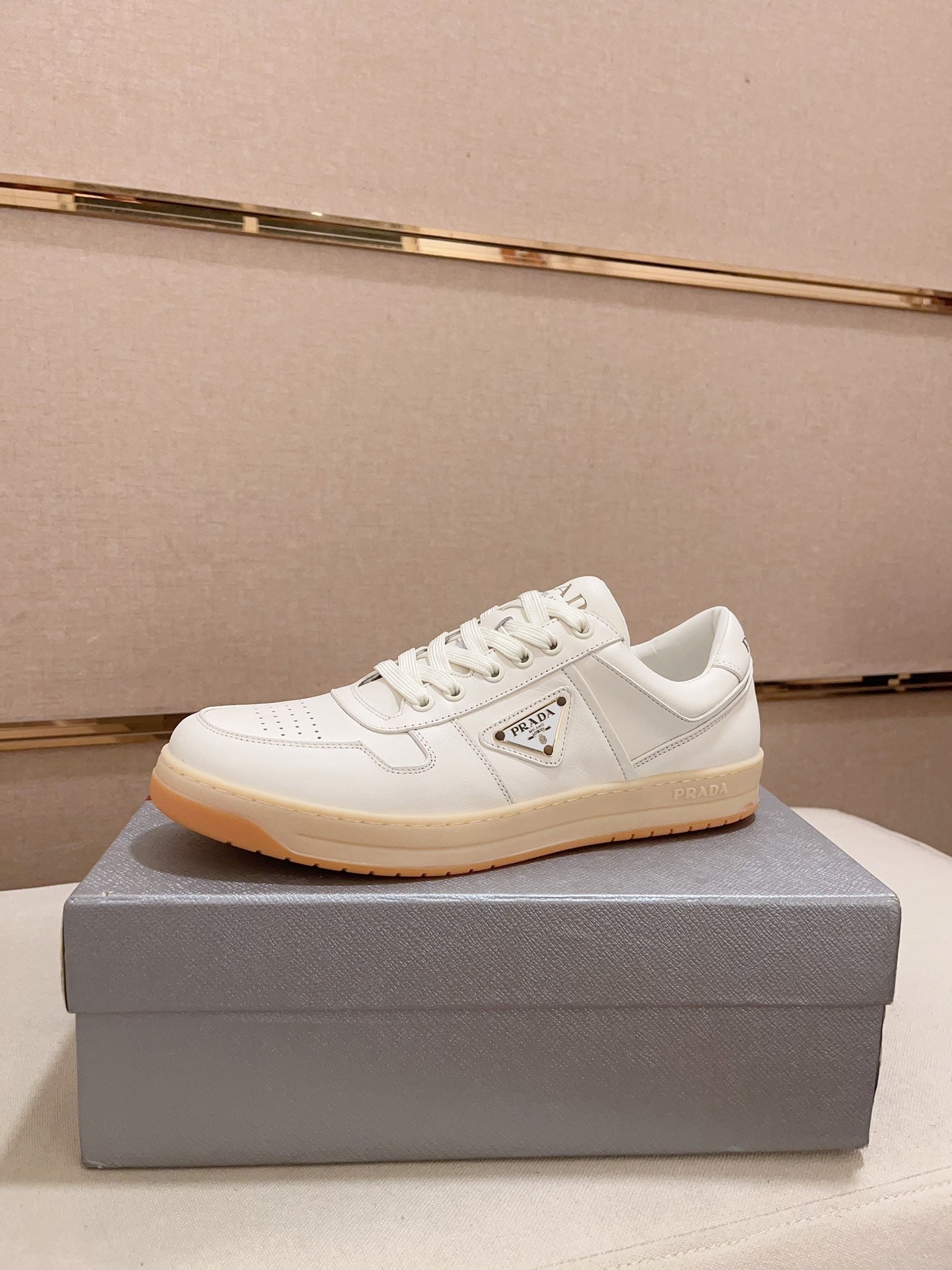 🔥🔥🔥24FW NOUVEAU CD Sneakers Downtown en cuir nappa